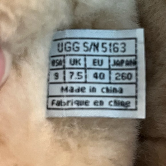 UGG Australia Upside Lace Up Shearling Boots Suede Sheepskin Boots Size 9 - Picture 12 of 12